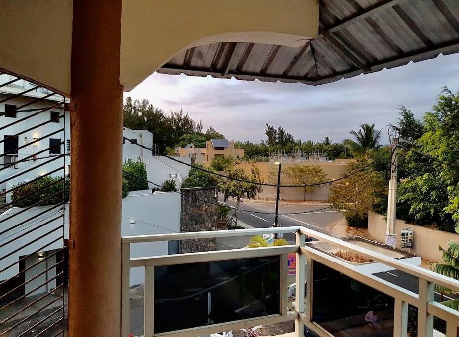 Lovely 2-Bedroom Condo Close To The Beach… Trou aux Biches Exterior foto