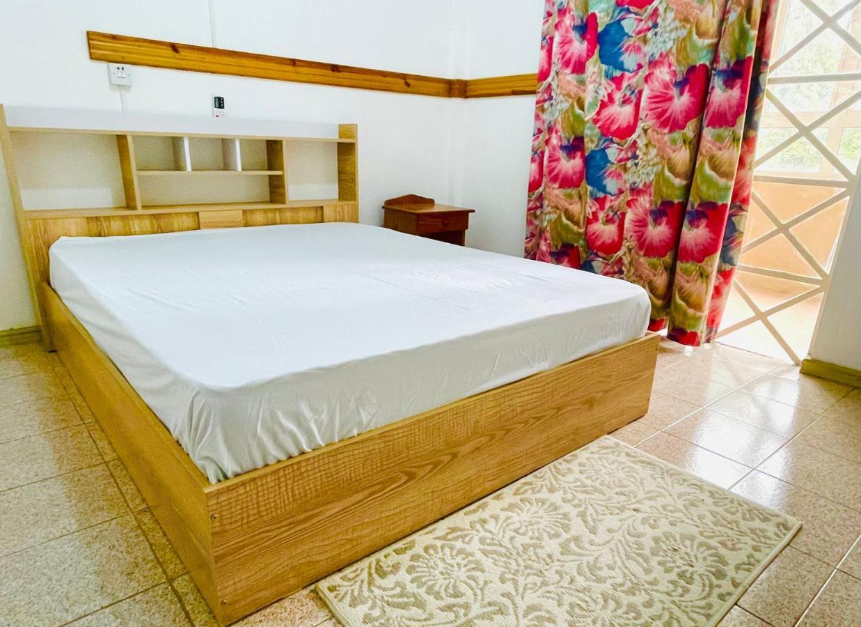 Lovely 2-Bedroom Condo Close To The Beach… Trou aux Biches Exterior foto